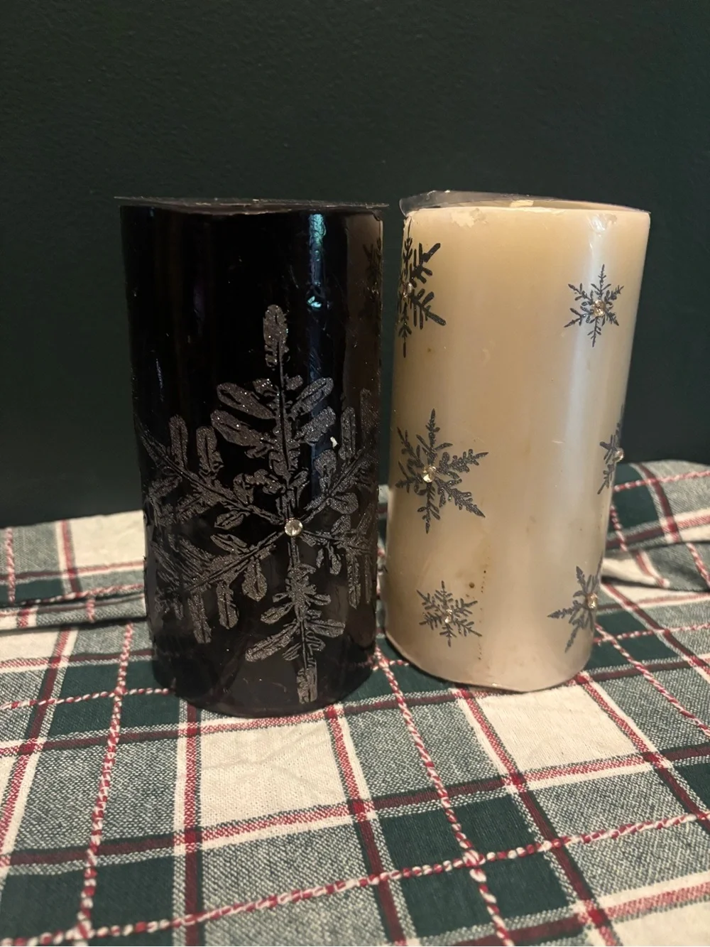 Decorative Snowflake Pillar Scented Candle Set - Black & White